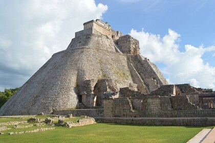 Uxmal Archeological Site Guided Walking Tour with Entry Fee