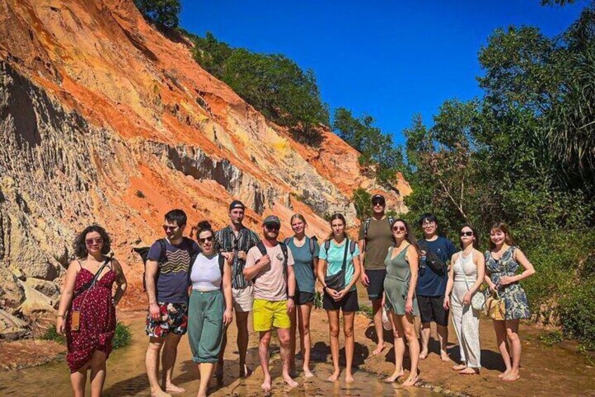 Sand Dunes Jeep Tour with Friendly English Guide In Mui Ne 