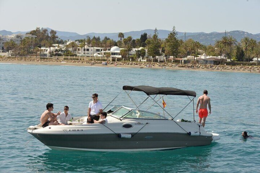 Boat Navigation Sea Ray 7 or 11 Passengers in Marbella