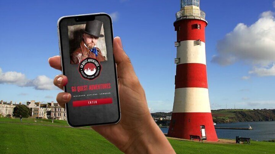 Plymouth: Self Guided City Walk and Interactive Treasure Hunt