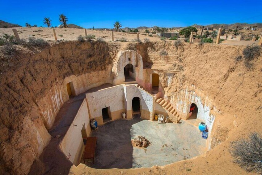  Tunisian Sahara Tour + 4* Hotel (Dinner & Breakfast) 2 Days