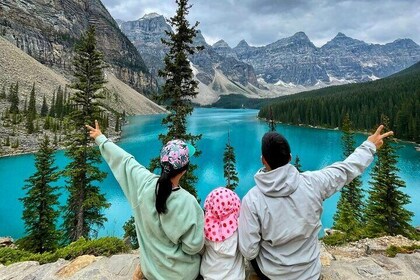 Moraine Lake and Lake Louise tour from Canmore or Banff