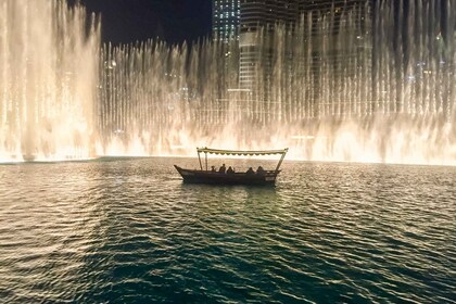 Dubai: spettacolo delle fontane del Burj Khalifa e giro sul lago Burj