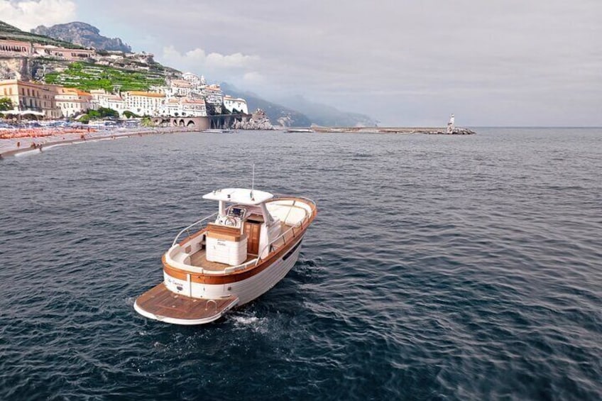 Capri Exclusive Private boat tour with City Visit and Brunch 