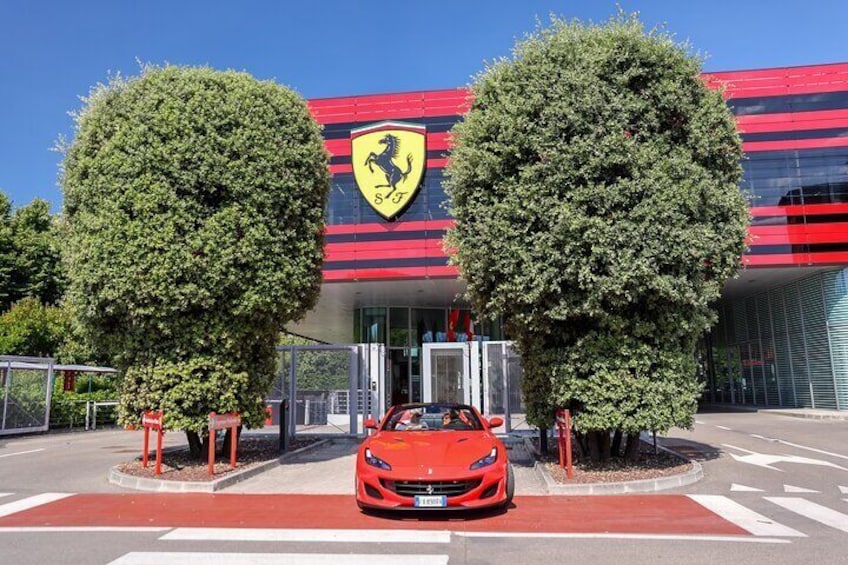 Private Tour Ferrari Lamborghini Pagani Factories from Bologna