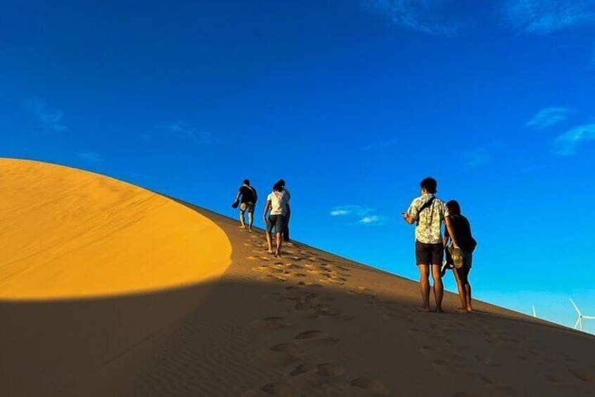 Private Jeep Tour Sand Dune Sunrise or Sunset from Mui Ne