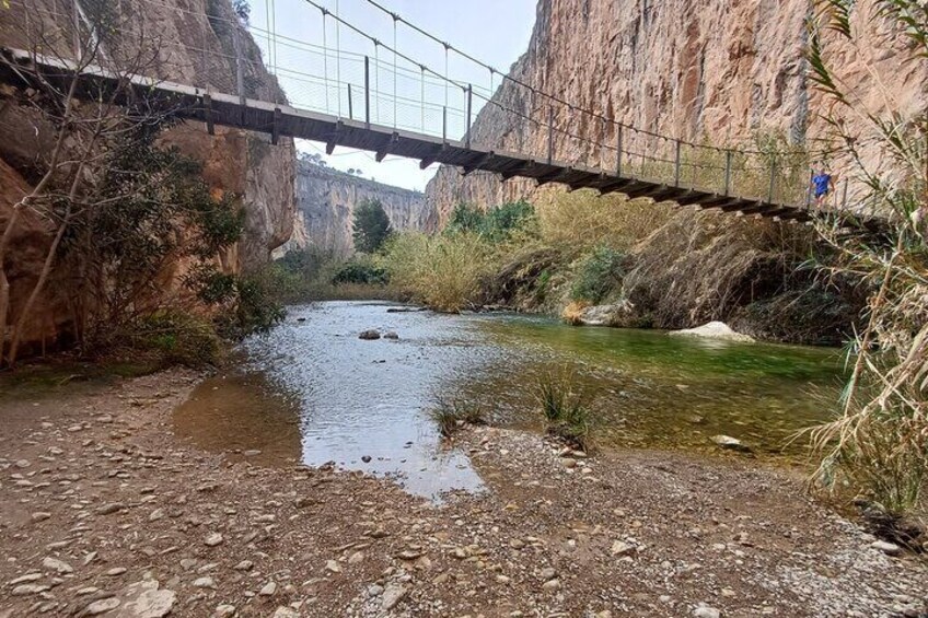 From Valencia, route of the Chulilla hanging bridges