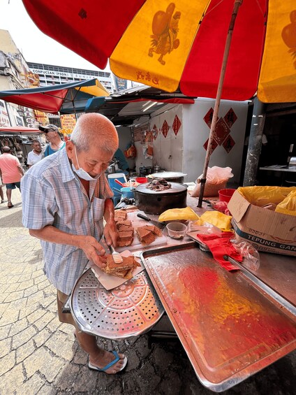 Picture 1 for Activity Kuala Lumpur: Petaling Street Heritage Food Tour