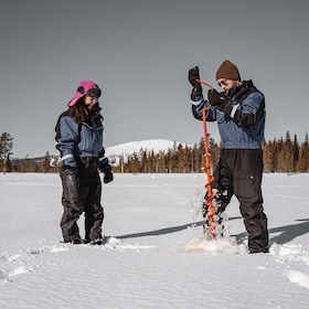 Saariselkä: Arctic Ice Fishing Experience