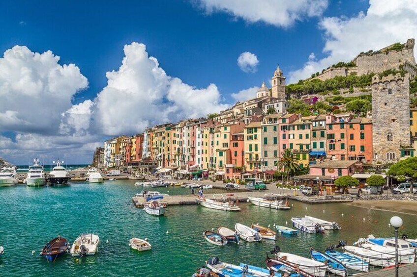 4-Hour Guided Boat Tour with Aperitif at Sunset in Spezia