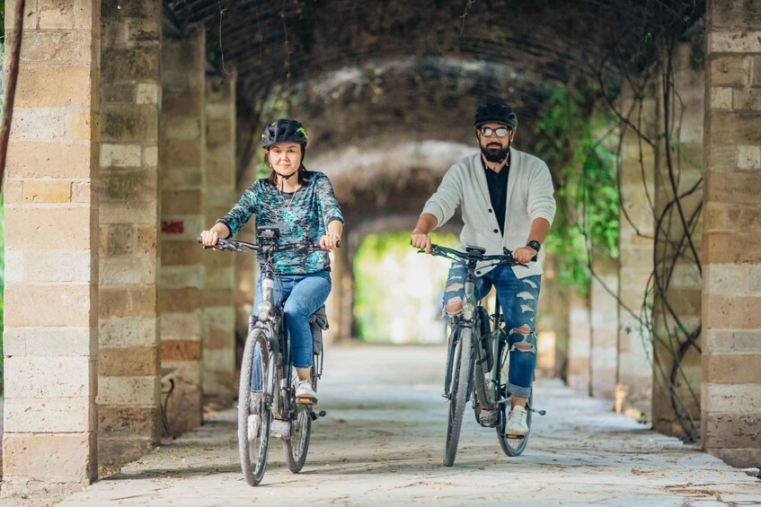 Picture 10 for Activity Athens: Old Town Highlights Guided E-Bike Tour