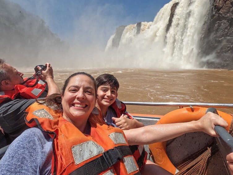 Cataratas Iguazu Argentinas Tour and Great Adventure on boats tour