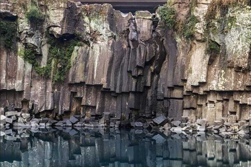Cheonjeyeon Falls