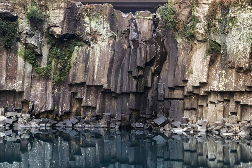 Cheonjeyeon Falls