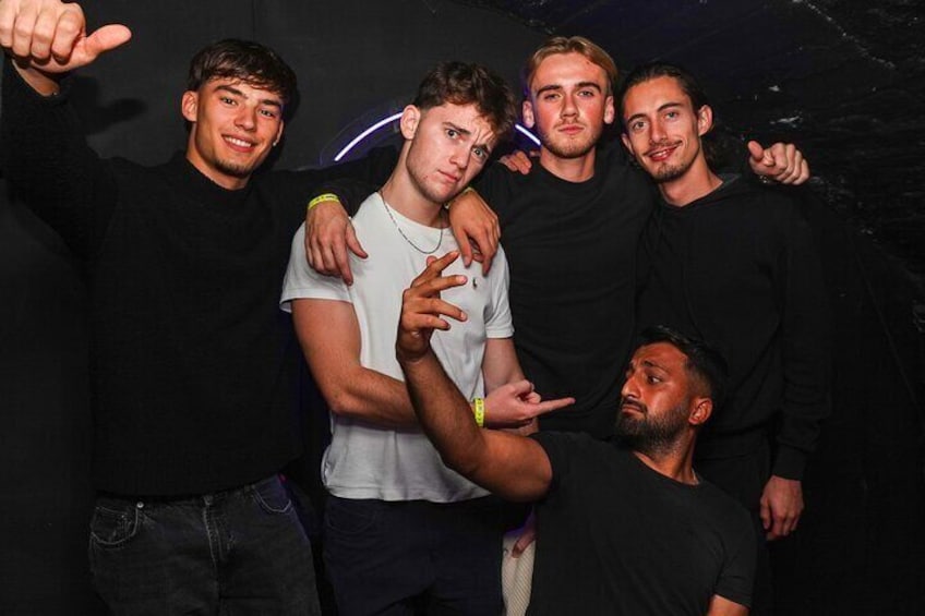 Nice: International Party Pub Crawl Bar Crawl with Nightclub