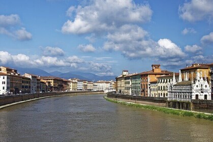 Recorrido histórico privado a pie por Pisa