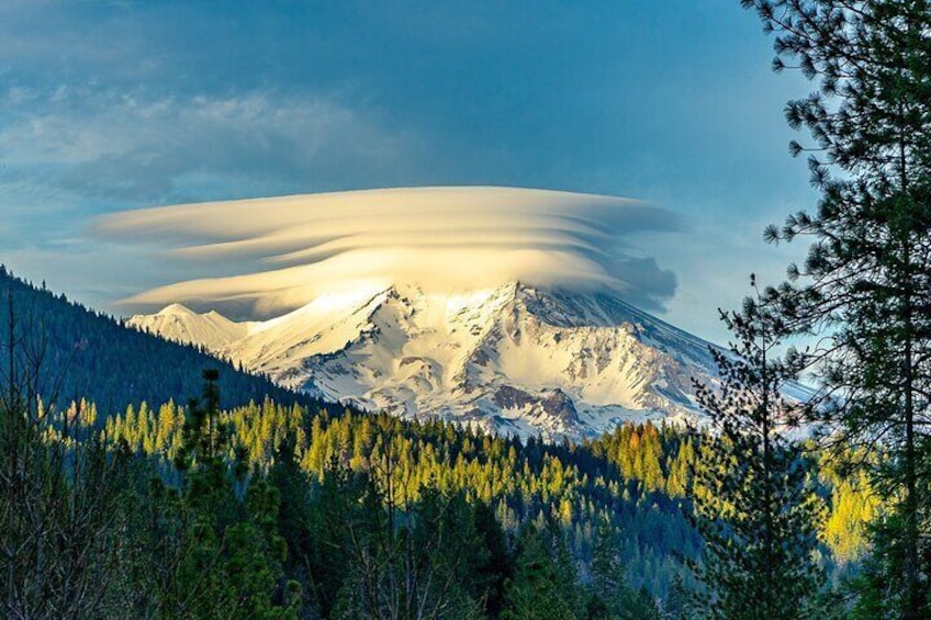 Beautiful Mt. Shasta with it's famous Lenticular Cloud