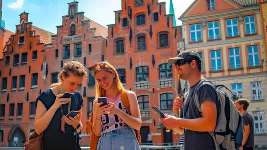 Private audio book city rally in LuÌbeckâs old town