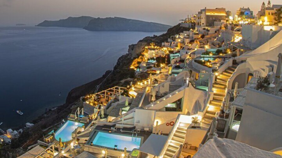 Santorini Sights: Peaks, Beach & Sunset Tour