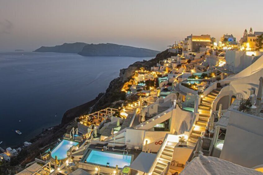 Santorini Sights: Peaks, Beach & Sunset Tour