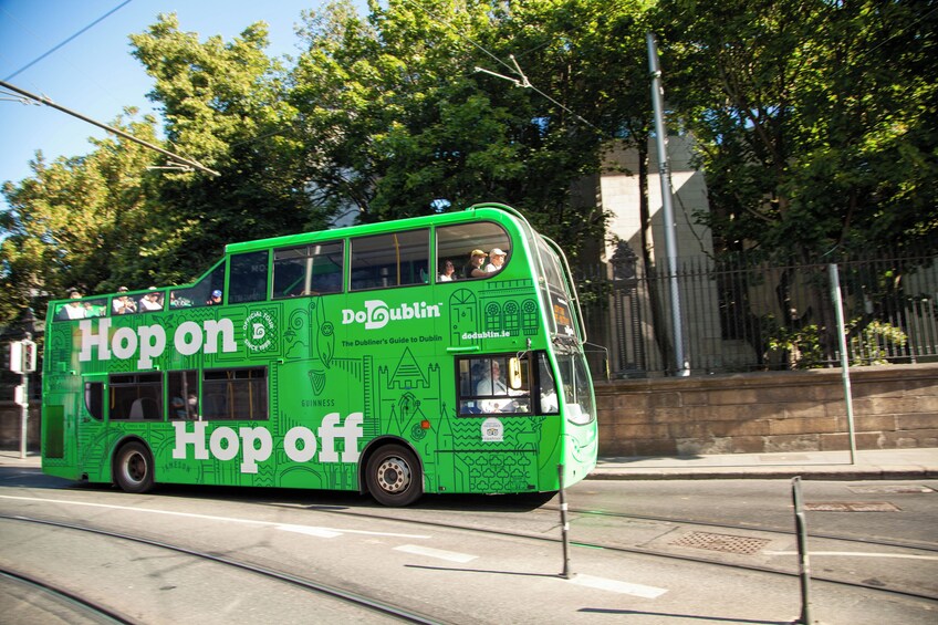 Dublin: Public Transport and Hop-On Hop-Off Sightseeing Bus Tour