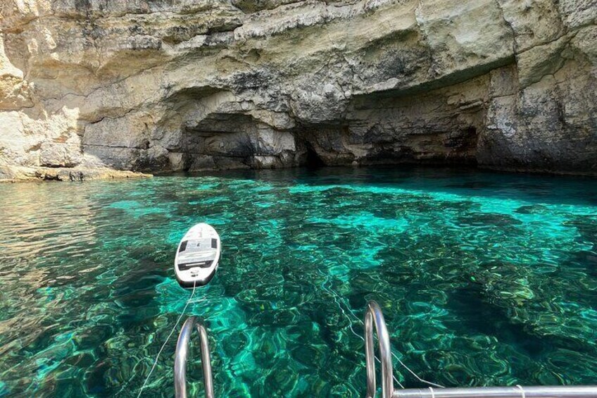Private Boat Charter in Blue Lagoon Comino Highlights and Caves