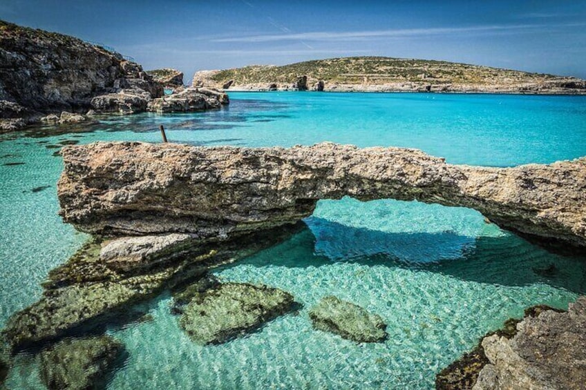 Private Boat Charter in Blue Lagoon Comino Highlights and Caves
