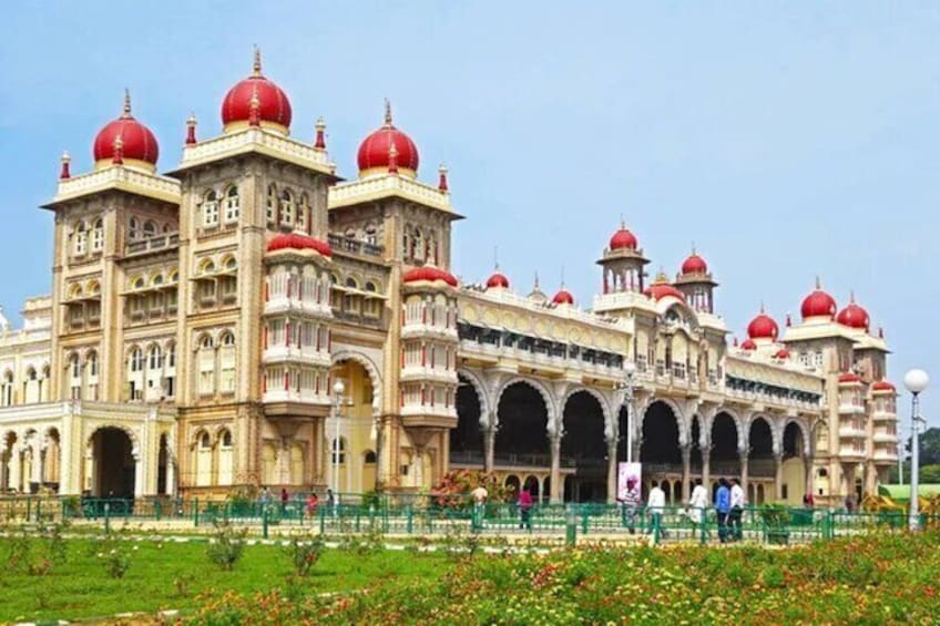 Private Guided Tour to Majestic Mysore