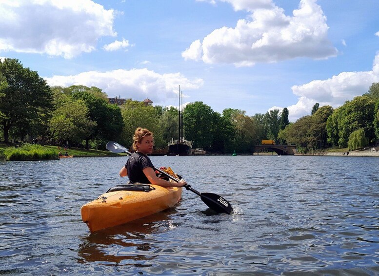 Picture 6 for Activity Berlin: Kayaking Tour Through East Berlin