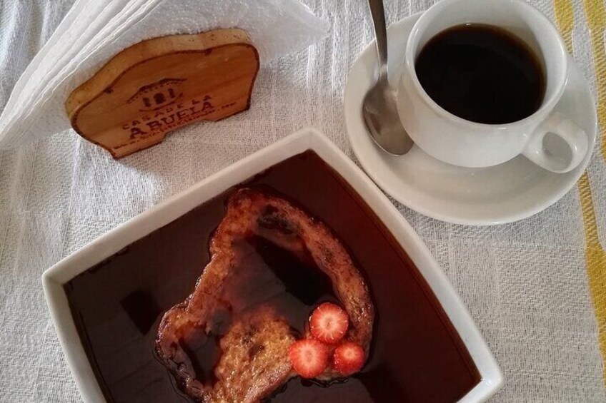 Typical Salvadoran dish: Las Torrejas and black coffee.