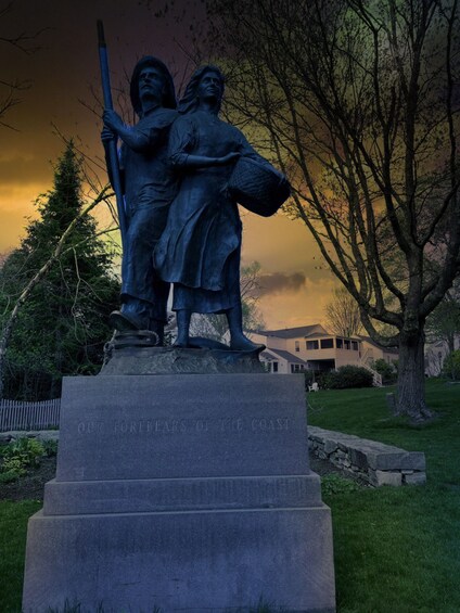 Picture 3 for Activity Kennebunkport: Haunted Ghost Walking Tour