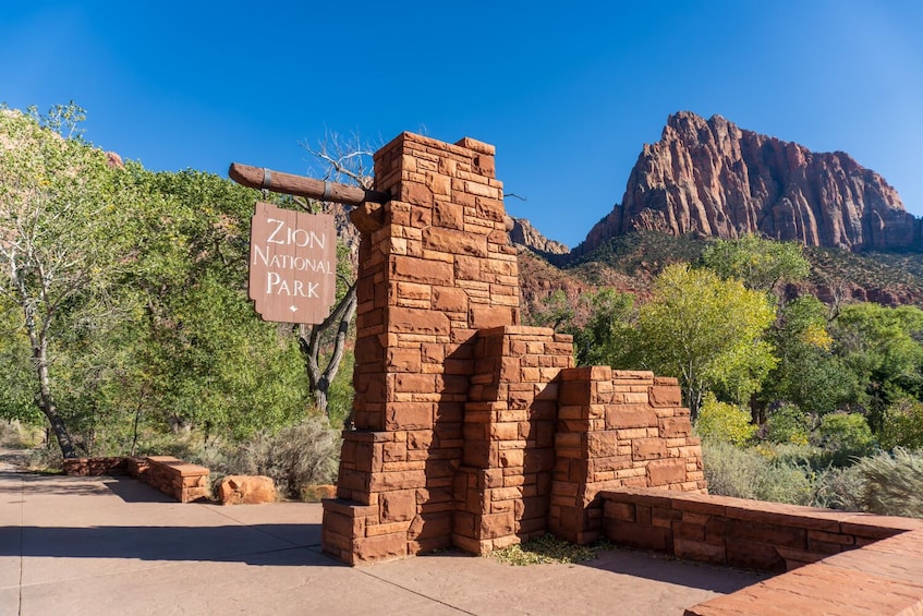 10 Self-Guided Driving Tours from Las Vegas Via App