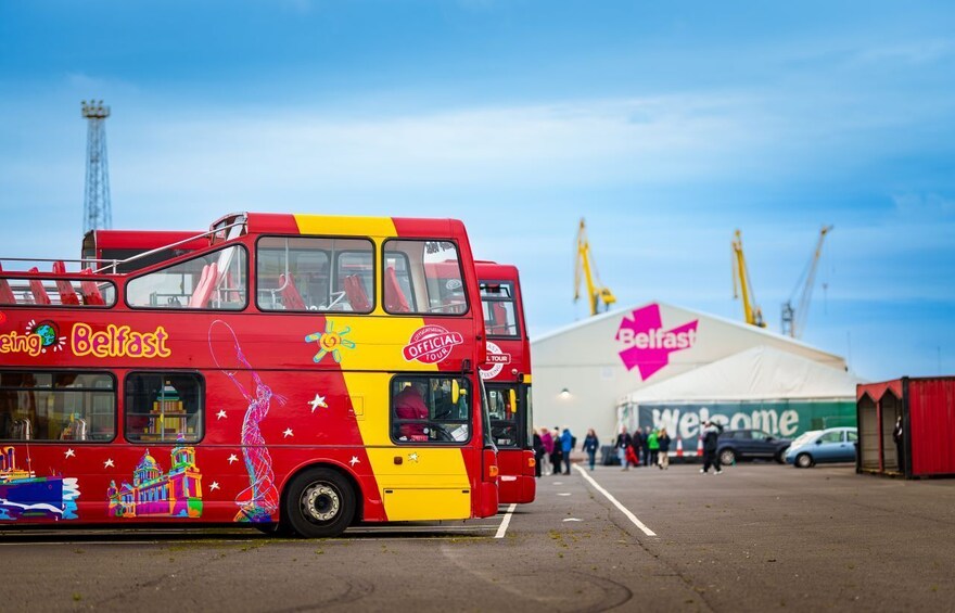 City Sightseeing Belfast: Hop-On Hop-Off Bus Tour & Giant's Causeway Tour