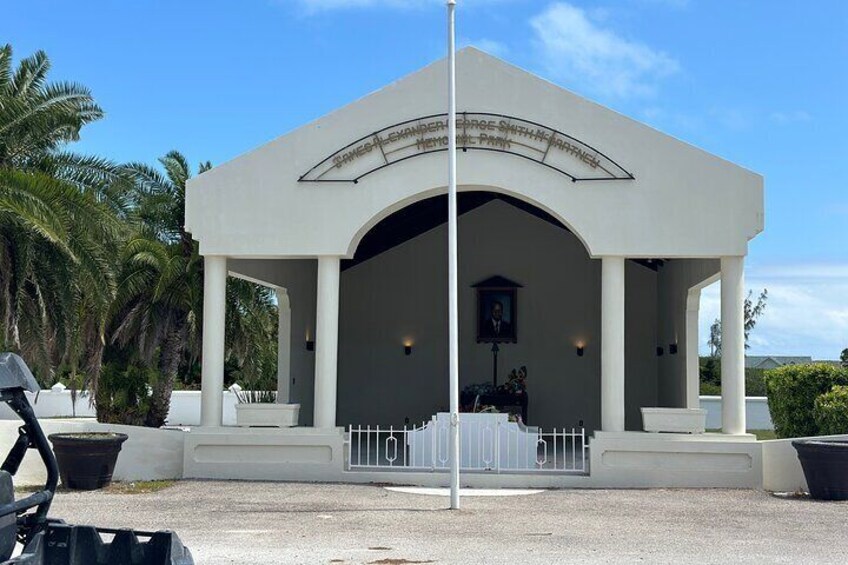 Hop-On and Hop-Off Tour in Grand Turk