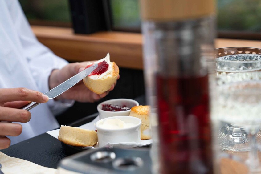 Picture 8 for Activity London: Traditional Afternoon Tea Tour in a Luxury Coach