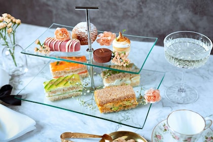 London: Traditionelle Afternoon Tea Tour in einem Luxusbus