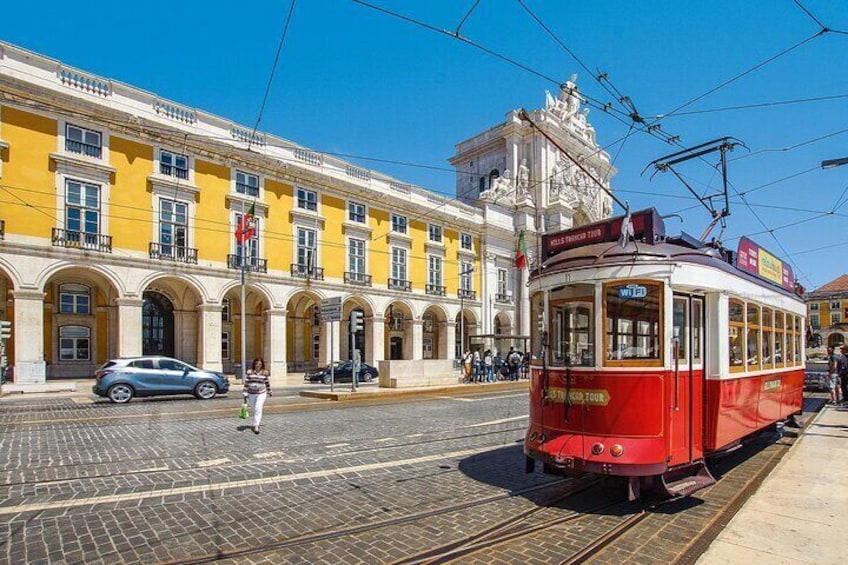 Private Tour to Porto from Lisbon with up to 3 City Stops