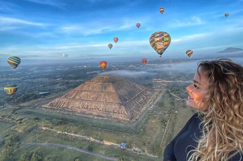 Balloon Flight and Pyramids Tour with Breakfast in Mexico City