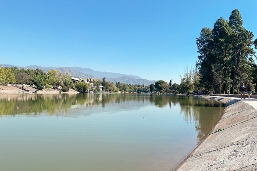 General San Martín Park Lake