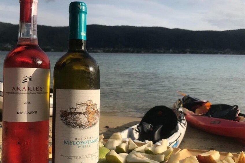 A Lifetime experience combining wine tasting and sunset kayaking