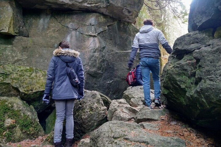 Metcalfe Crevice, Hikers