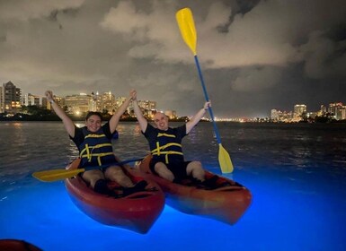 San Juan: experiencia de kayak nocturno con LED en la laguna del Condado