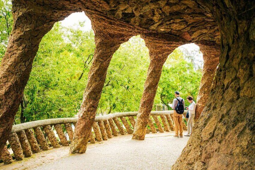 Colonnaded pathway