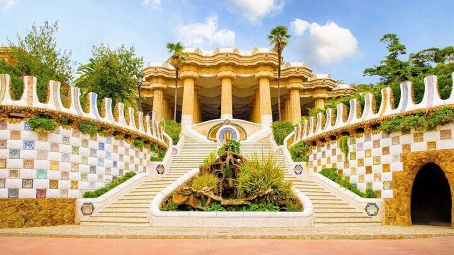 The Entrance with the Dragon