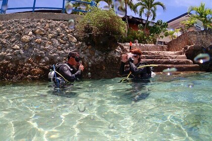 Cebu: Scuba Diving Experience beach entry in Mactan