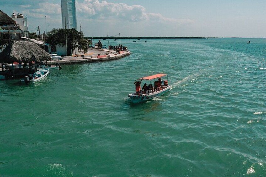 Boat tour through Río Lagartos Natural Reserve