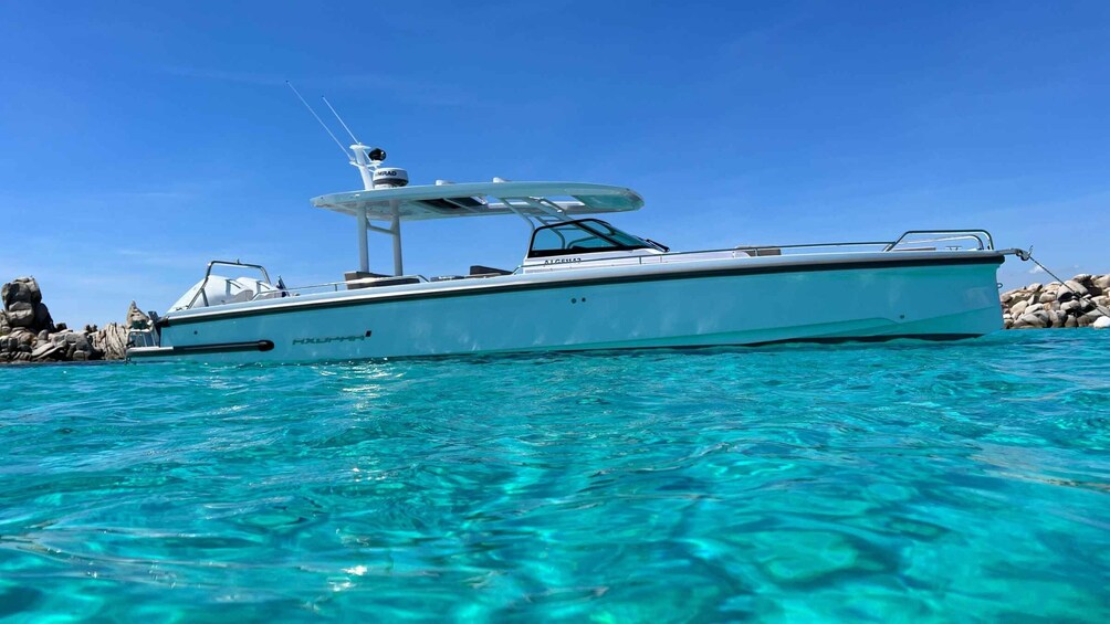 Porto Vecchio : Daily boat rental with skipper