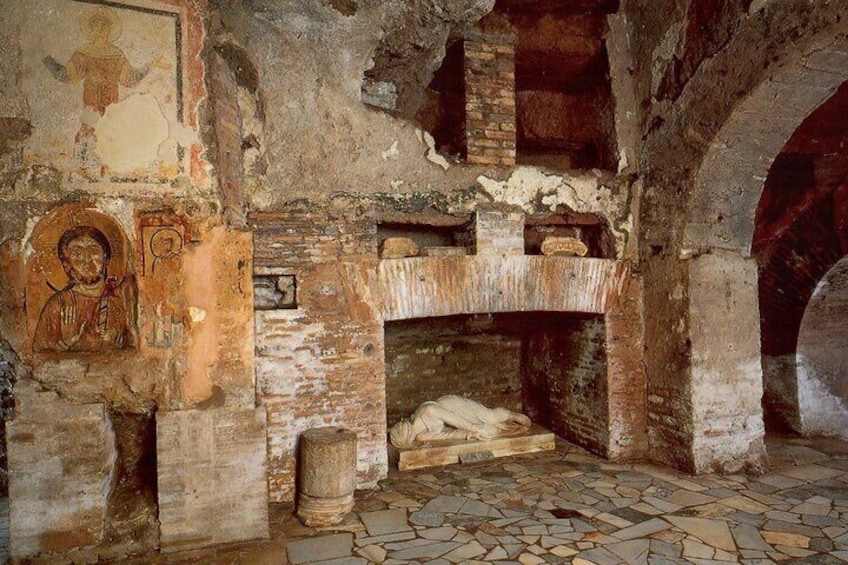 Secrets Beneath Rome: Capuchin Crypt and Catacombs Tour