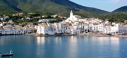 From Roses: Sightseeing Cruise on Costa Brava to Cadaqués