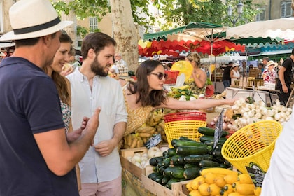 Da Aix-en-Provence: Tour di un giorno del mercato e dei villaggi del Lubero...